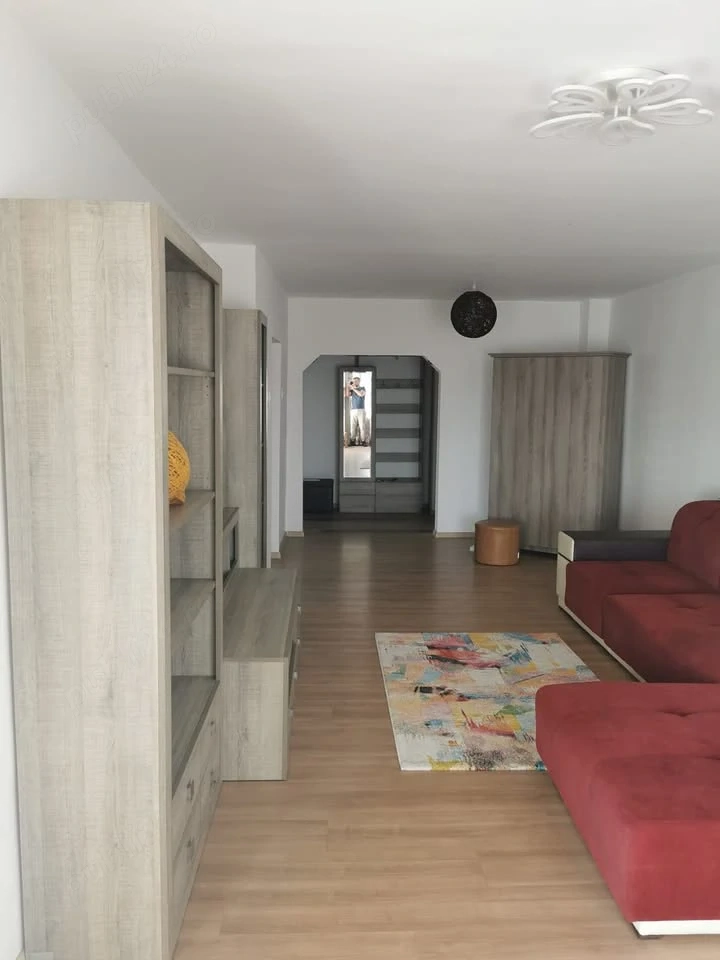 Inchiriez apartament 2 camere spațios, Calea Mărășești 151 (lângă McDonald s)