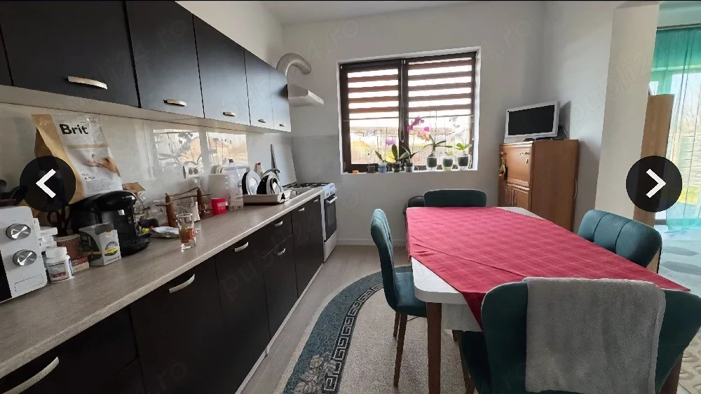 Proprietar ofer spre vanzare jumate de duplex cu 5 camere în SĂCĂLAZ 