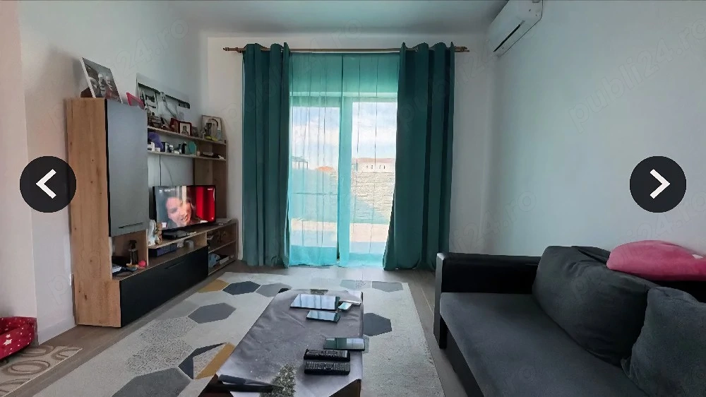 Proprietar ofer spre vanzare jumatate de duplex cu 5 camere în SĂCĂLAZ 