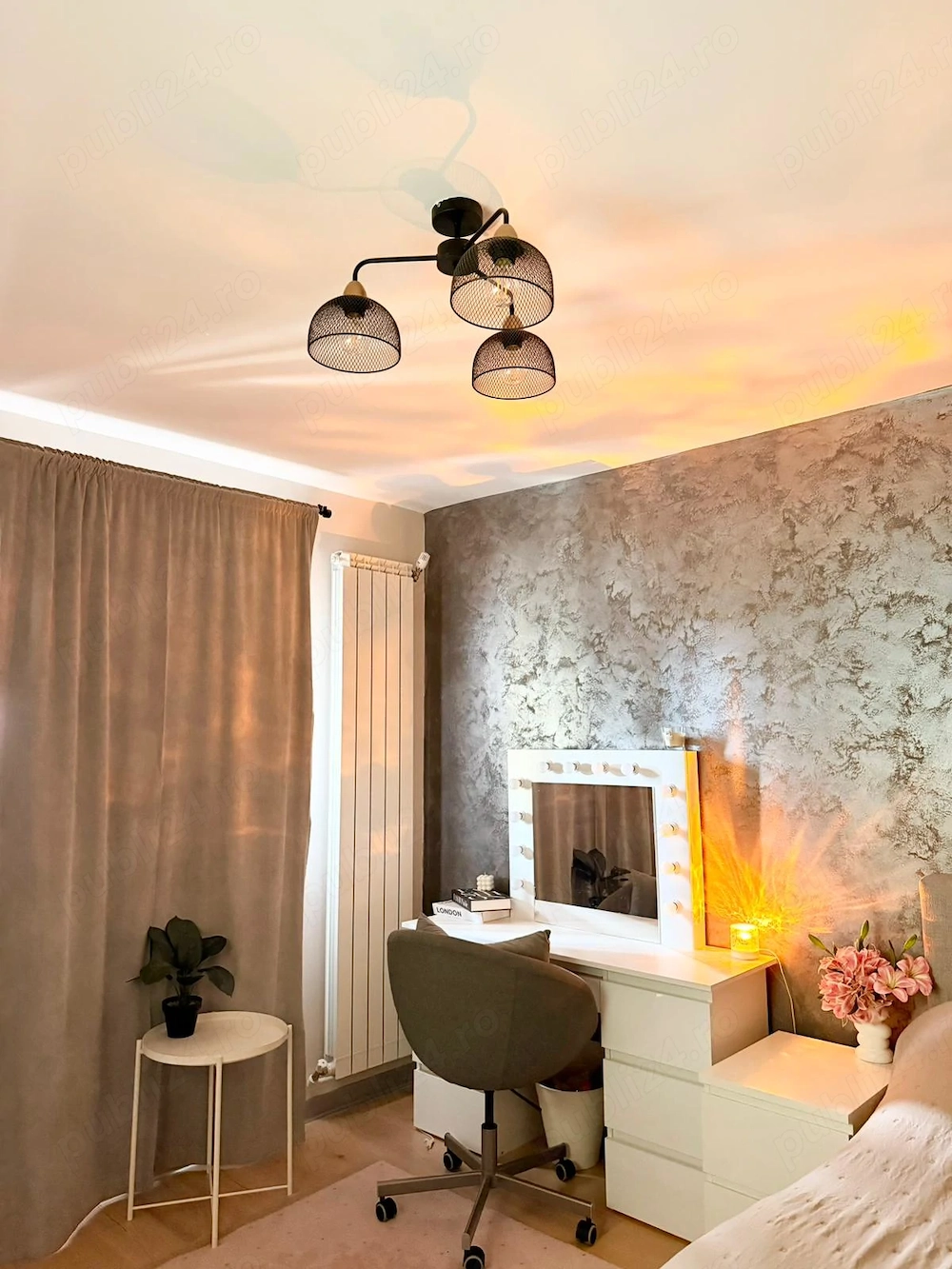 Apartament cu 3 camere -str. Badea Cartan cu vedere la Sala Polivalenta