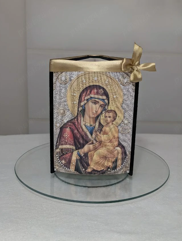 Maica Domnului și Pruncul - Poza pe muchie de carte