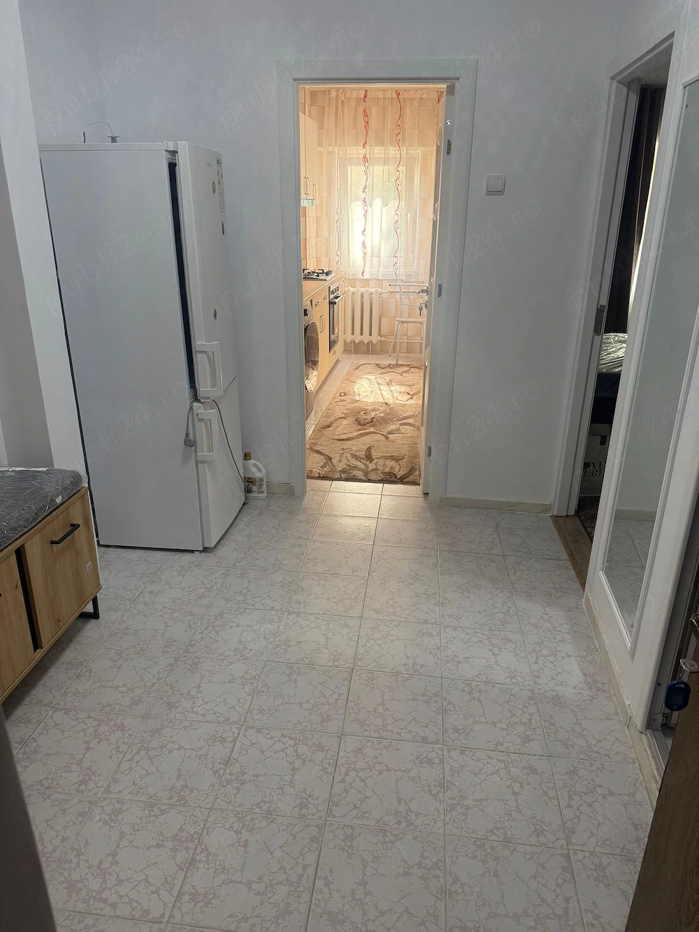 Inchiriere garsoniera zona Lujerului (6 minute metrou)