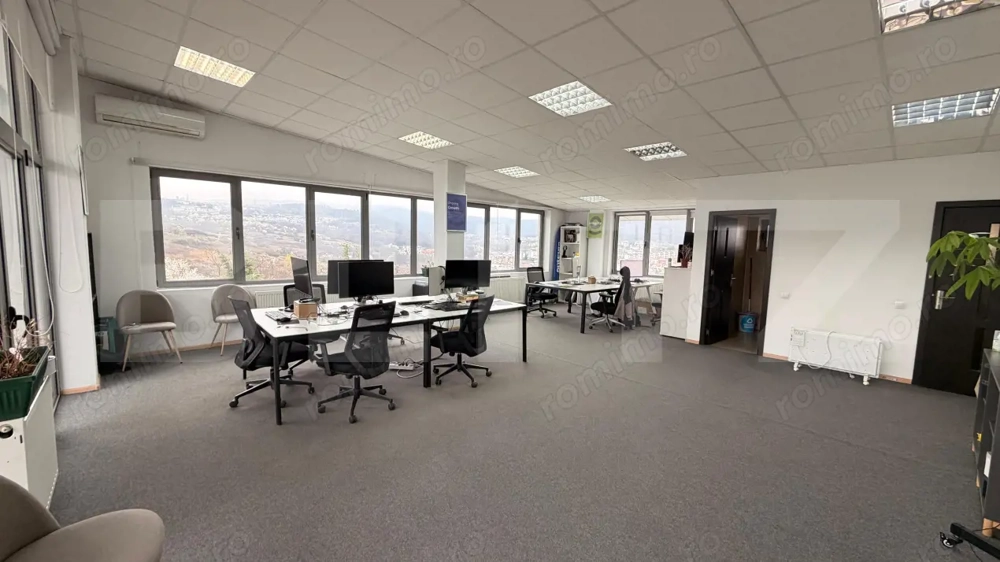 Birou 70 mp, open space, terasă 20 mp, parcare, zona Frunzișului