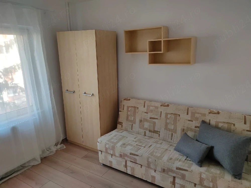 Oferta Zilei,110 E,Doar pt 1 fata Colega Apartament 3 camere,cu alte 2 Fete