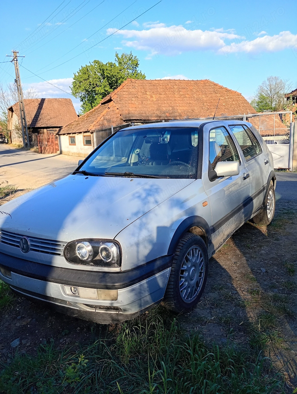 Vând Volkswagen golf GT an 1996 euro 2 benzină,în condiții bune,preț avantajos