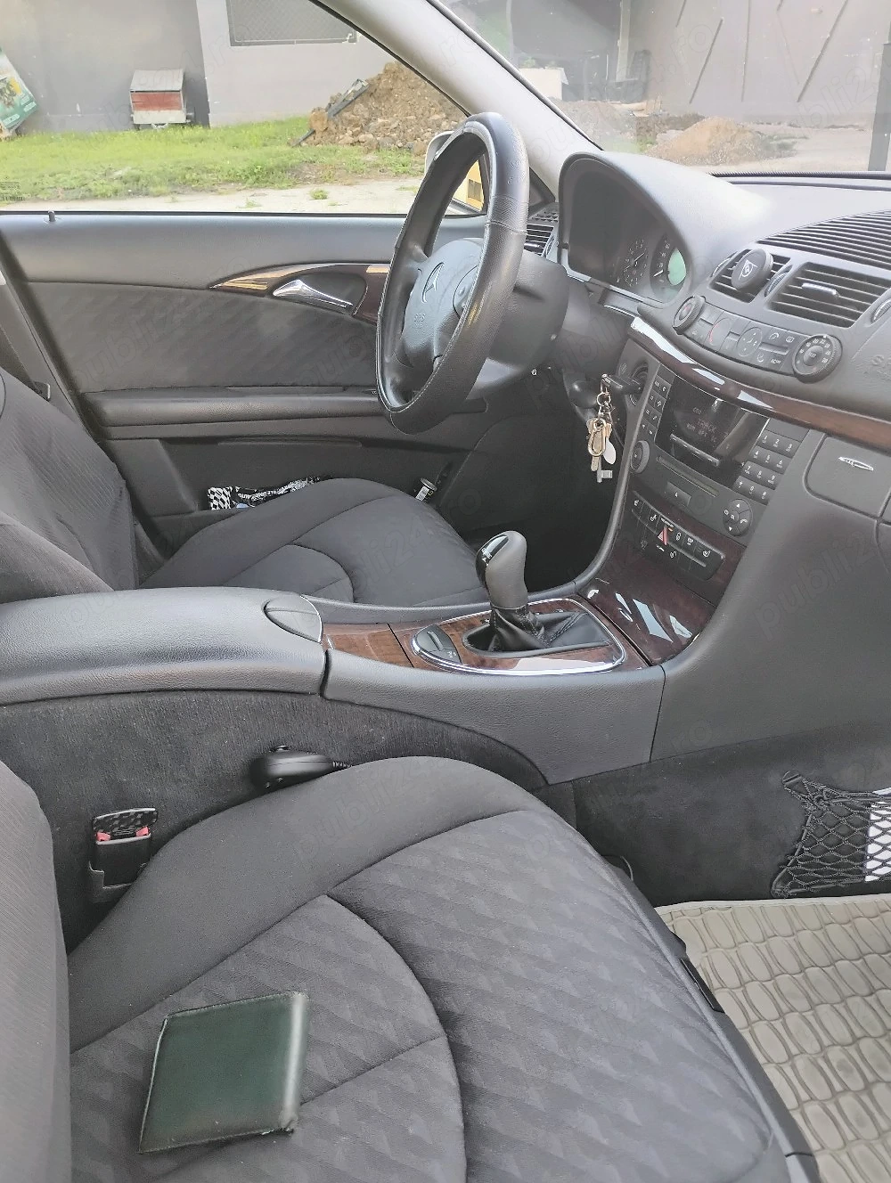 Vând Mercedes Benz clasa E