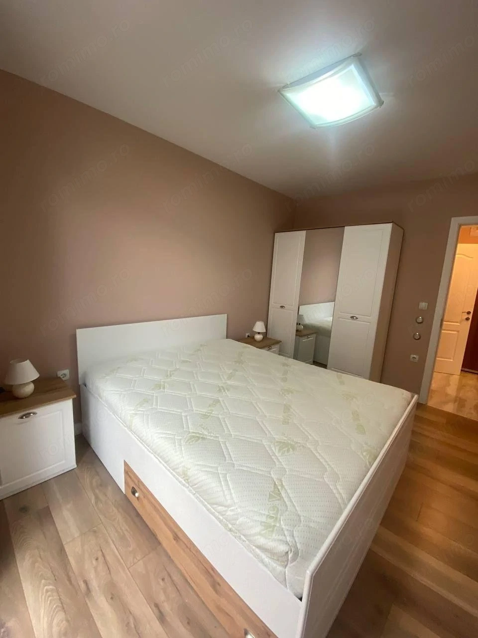 Apartament cu 2 camere de închiriat în zona Colentina