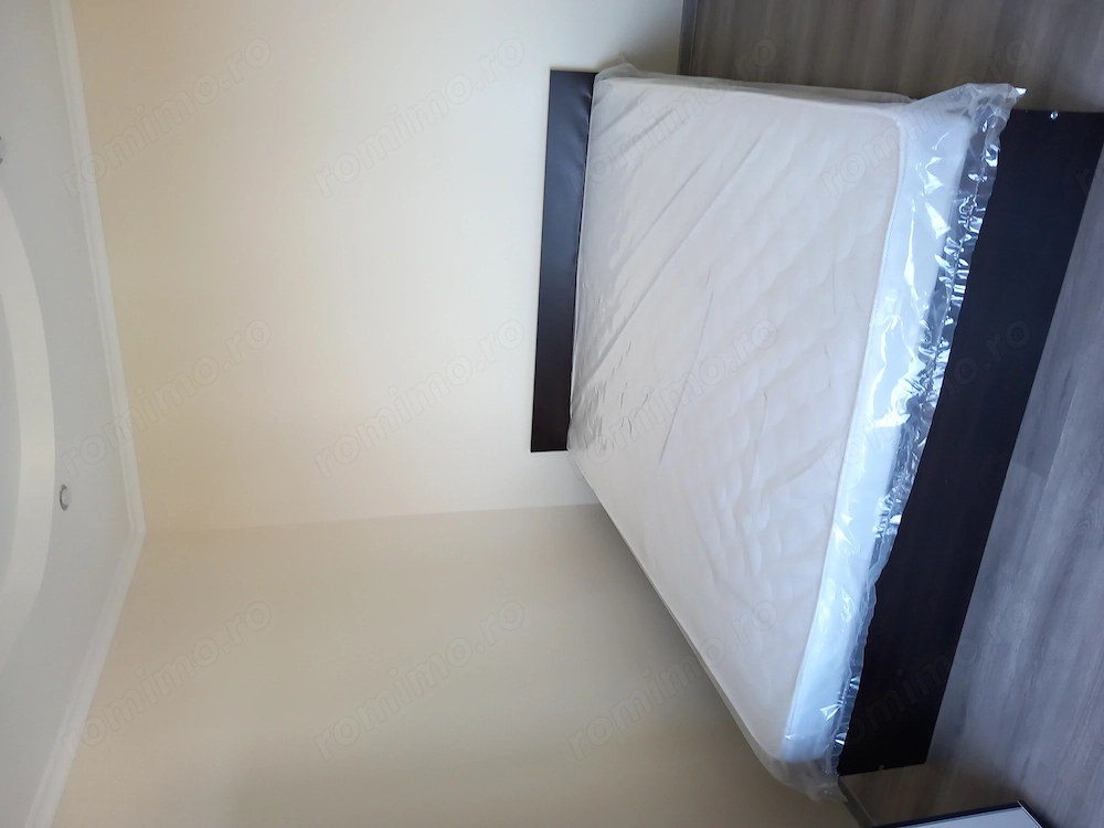 Teoden etajul 4 se vinde cum este în poze detali în privat