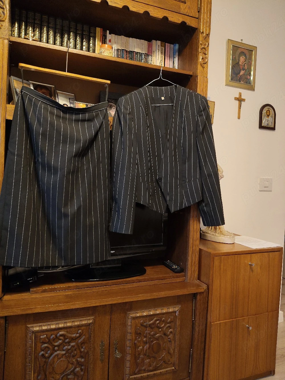 Costum fustă și taior