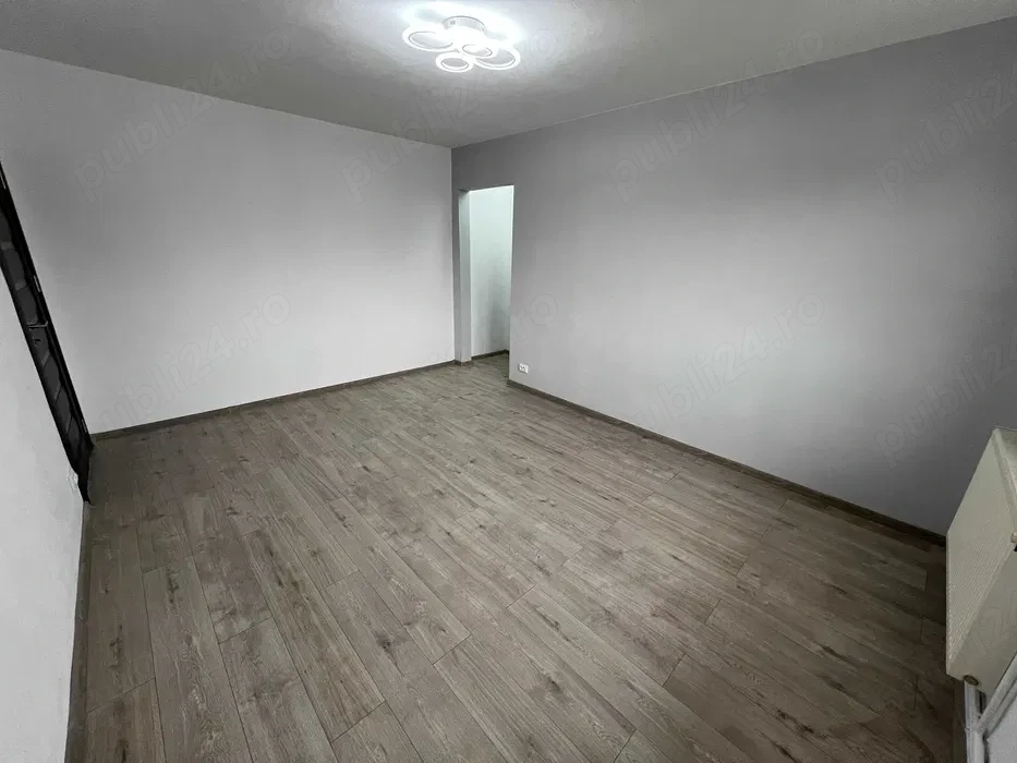 Vand apartament 2 camere,zona Mihai Viteazu