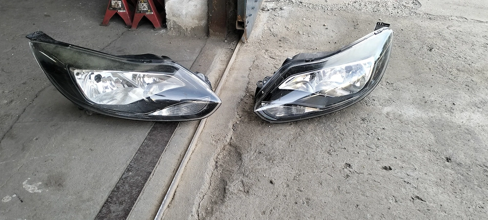 Set faruri Ford Focus mk3 2013