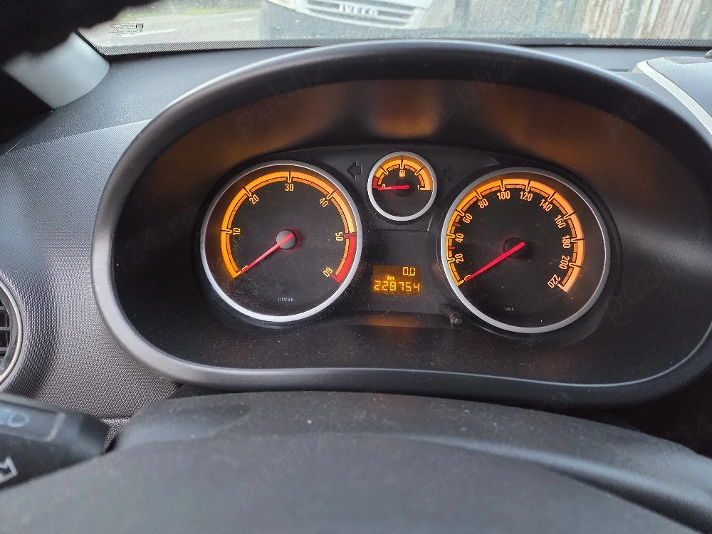 Vând Opel Corsa