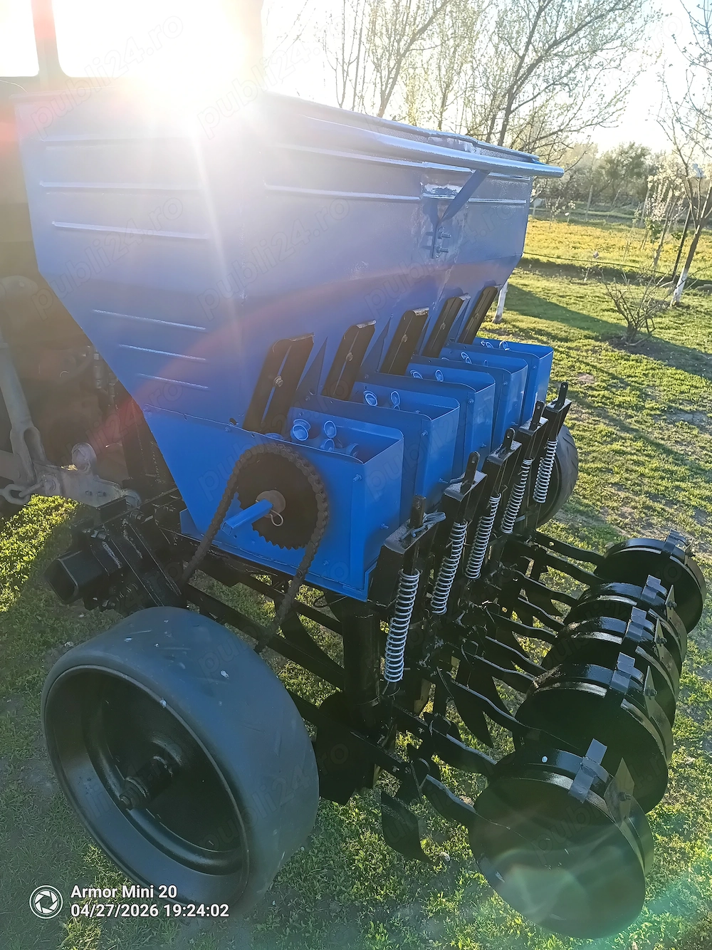 De vanzare masina de semanat arpagic usturoi