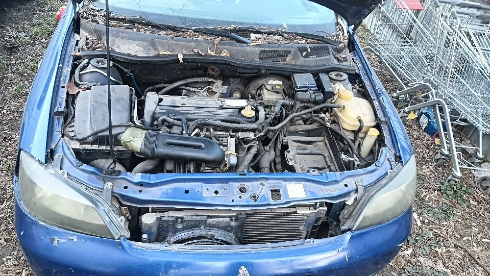 opel astra pentru piese 300e