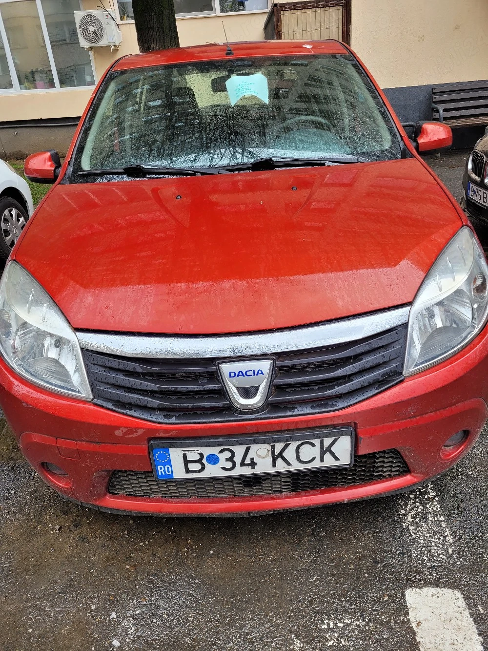 vând dacia sandero