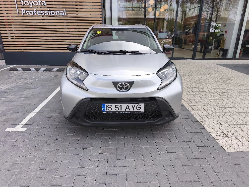 Vând Toyota Aygo x 