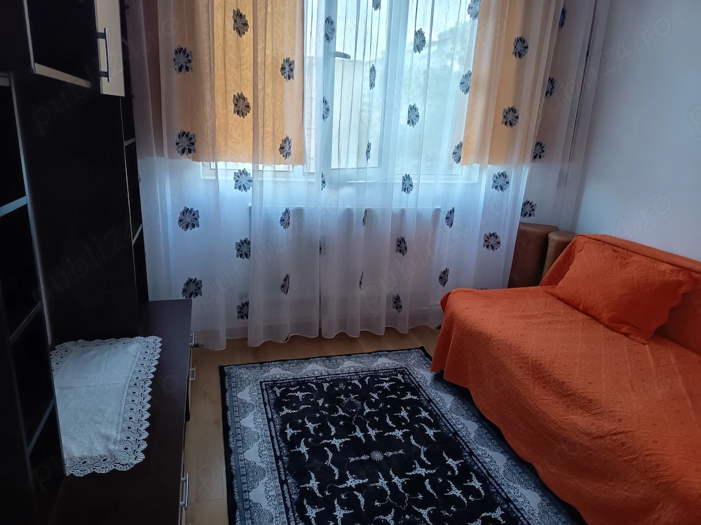 închiriez ap