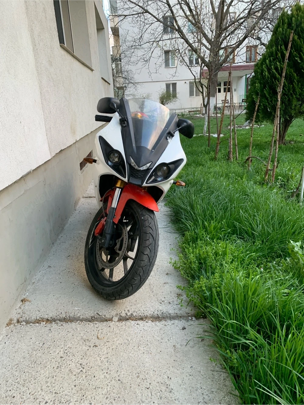 Vand motocicleta rieju rs3 125cc 4t