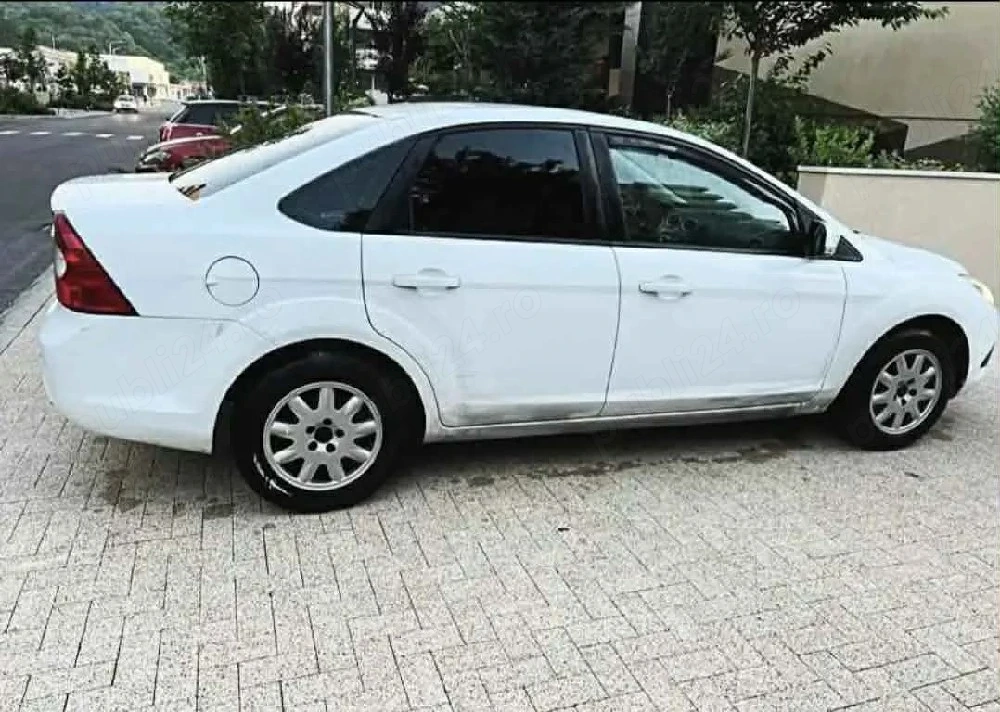 vând ford focus 