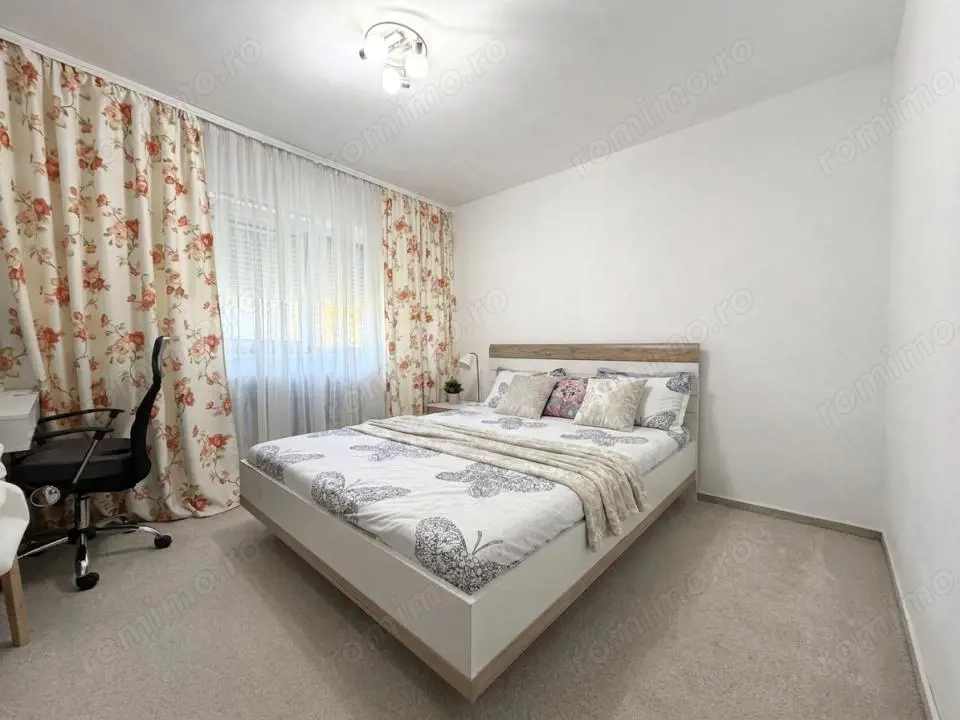 Apartament 3 camere, 2 băi, etaj 4, renovat - Lipovei 