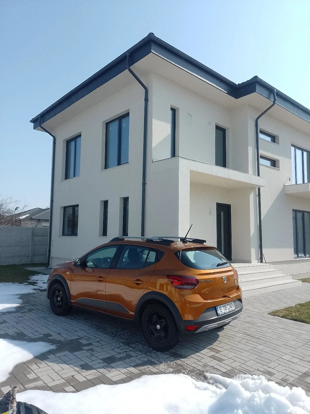 Vând autoturism  dacia sandero 