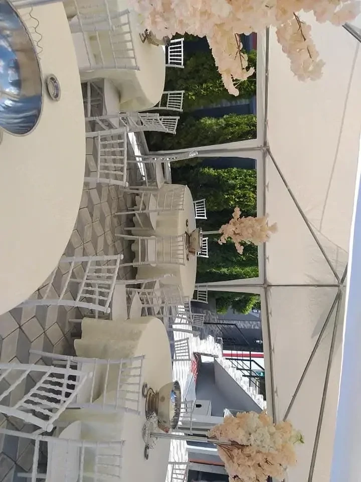 Corturi echipate complet pentru evenimente