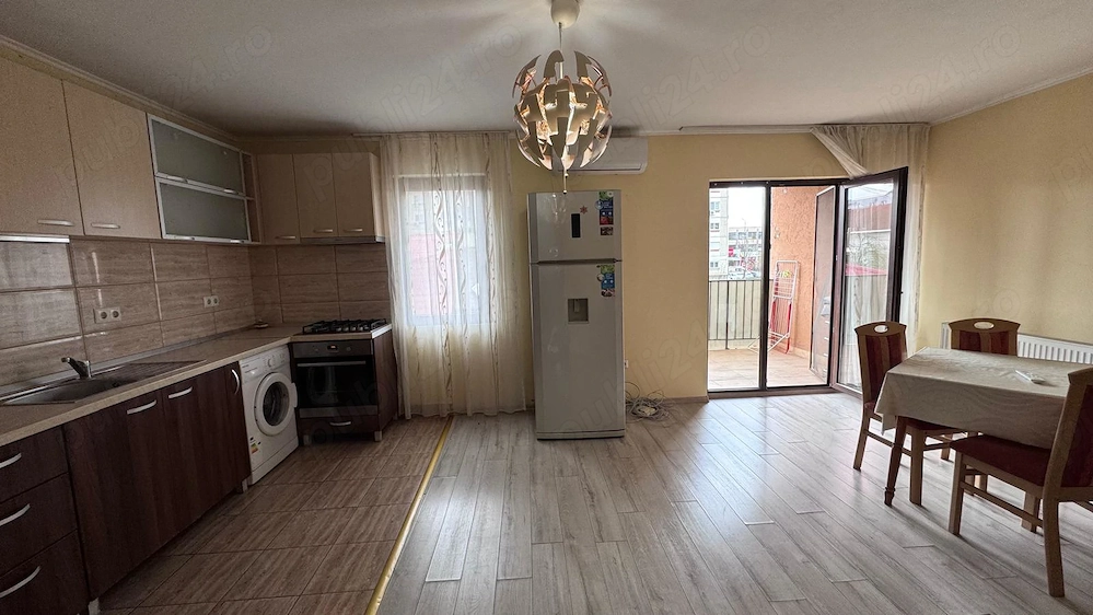 Apartament 3 cam de închiriat, cart. Rogerius