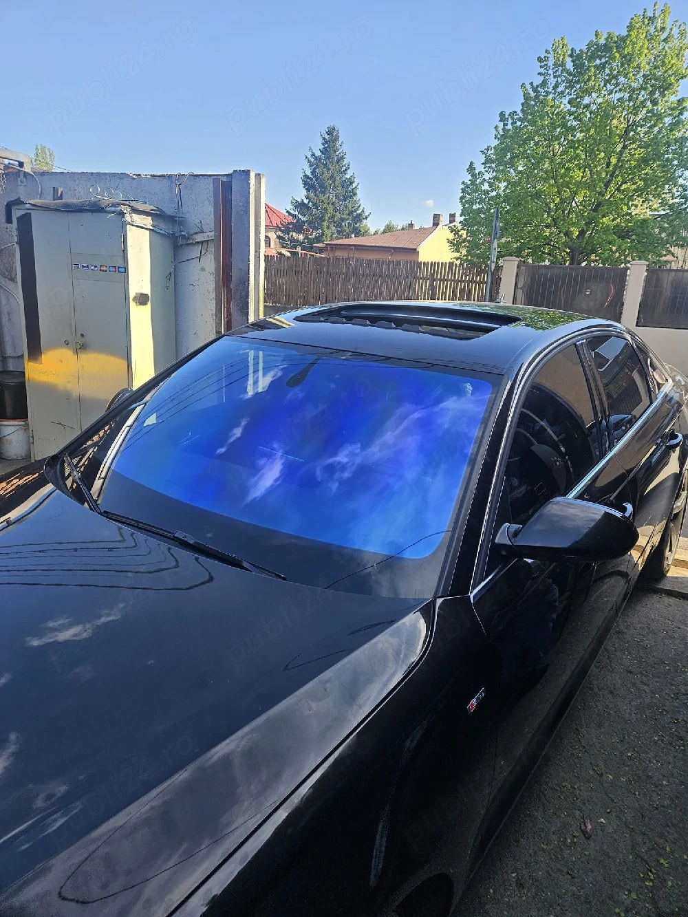 Montam folie auto pe parbriz