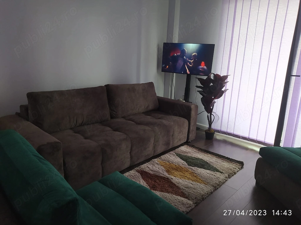 Vând garsonieră la mare 