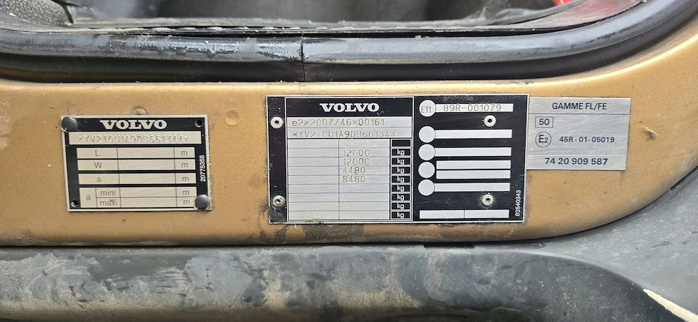 Camion Volvo 12 tone