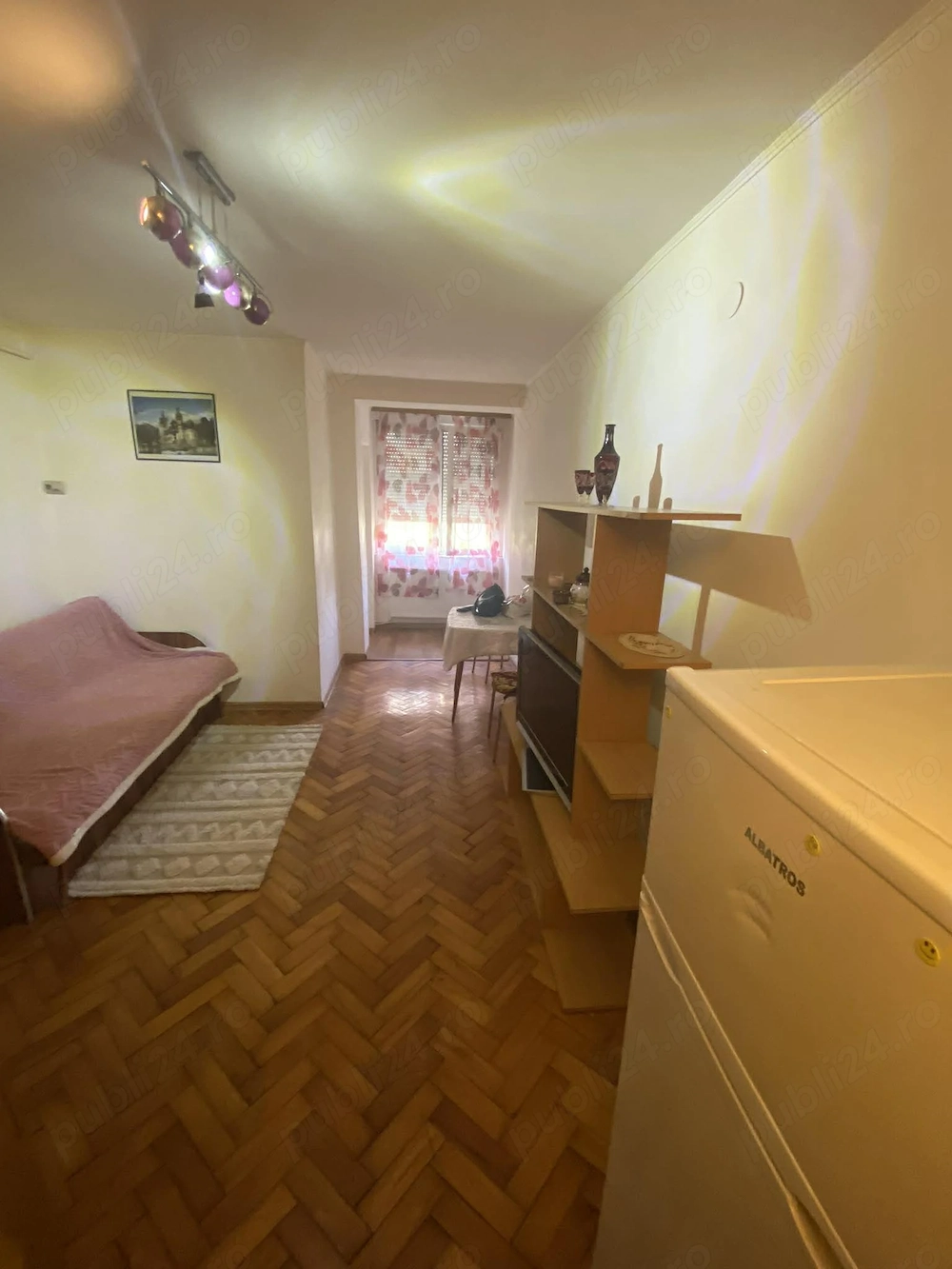 Garsoniera de vanzare , Ostrovului , Soarelui , parter , 22.500 euro neg. 
