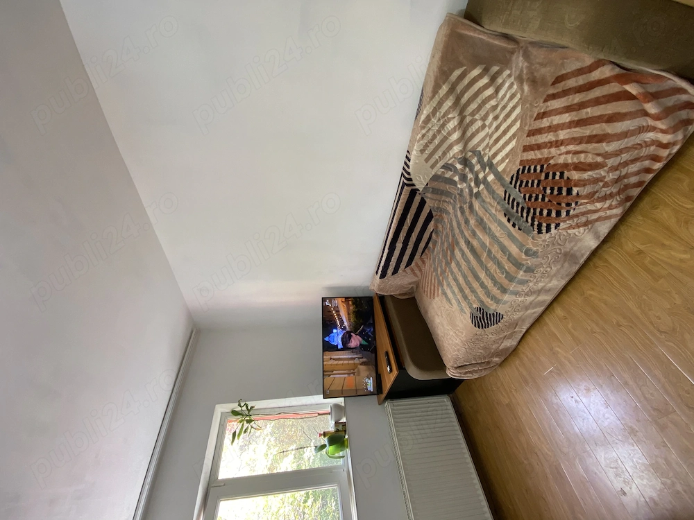 Proprietar vand garsoniera etaj1 UMT