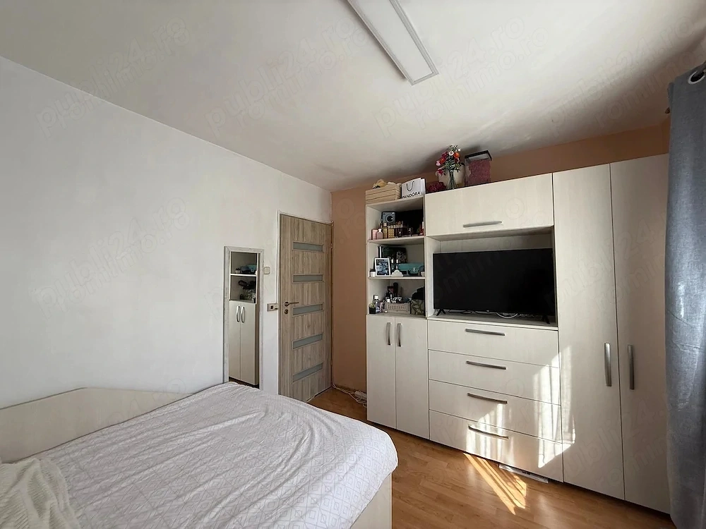 3 cam cf 1 etaj intermediar bl izolat centr pr zona Girocului