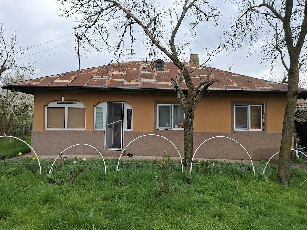 Vând casă pe teren 3000m Teleorman Botoroaga