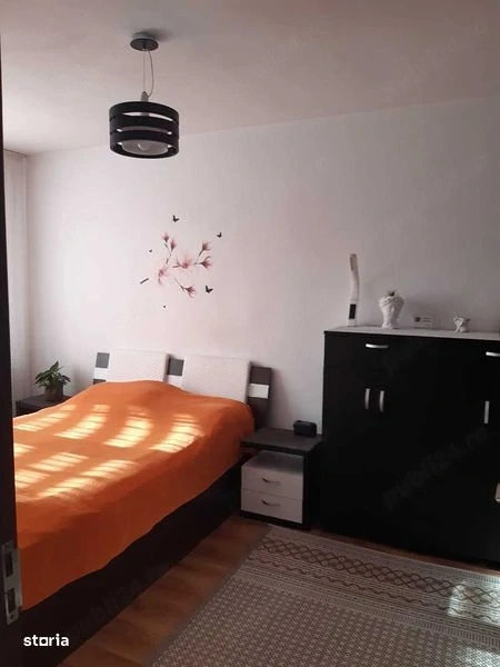 Garsoniera Astra etaj intermediar 