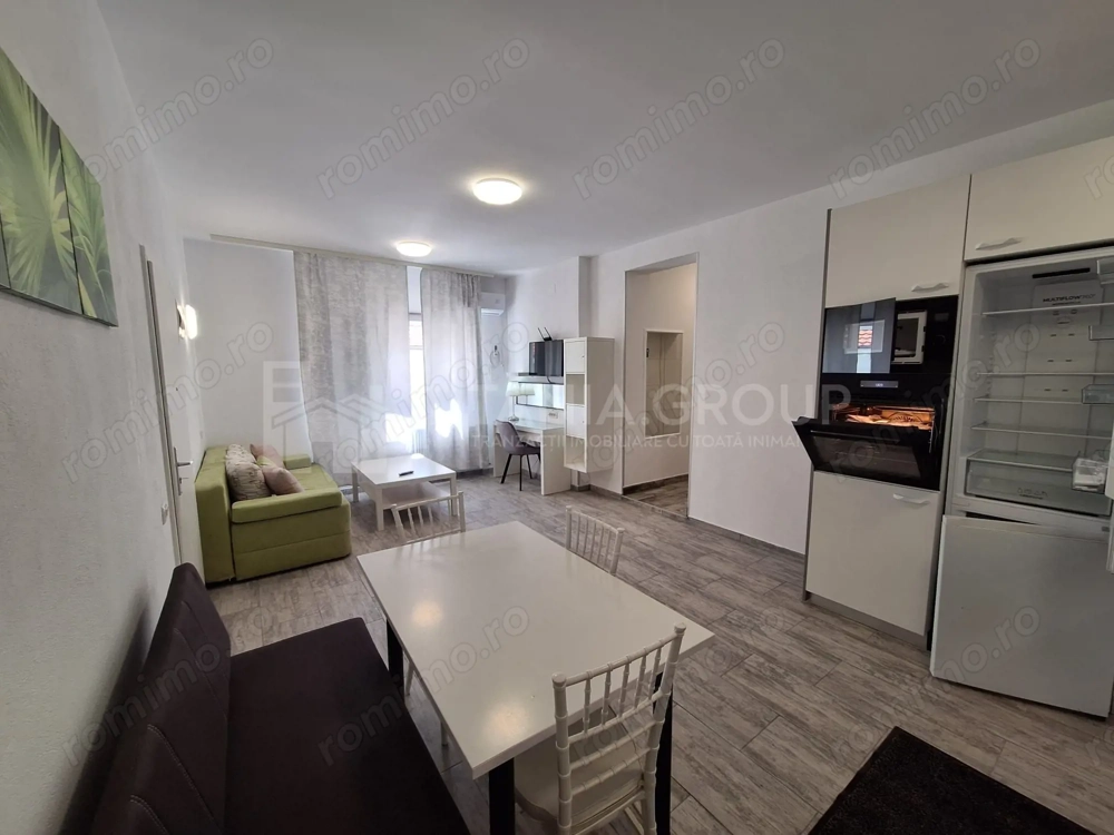 Apartament cu 3 camere, curte si loc de parcare Str. Lunga