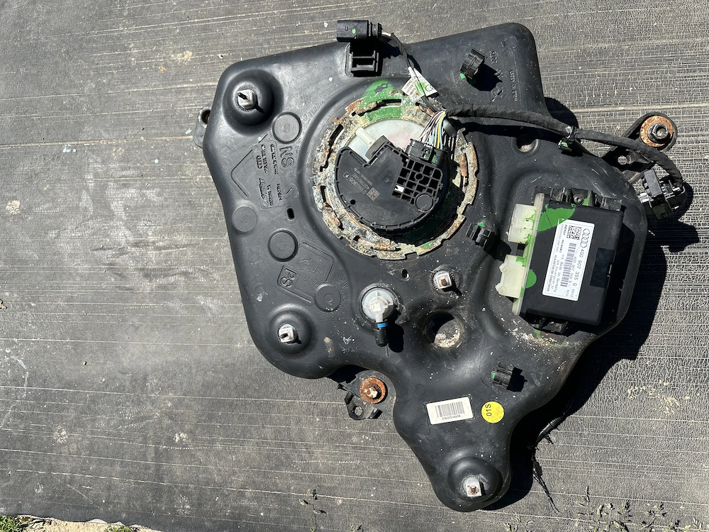 Vand rezervor Adblue Audi A6C7.