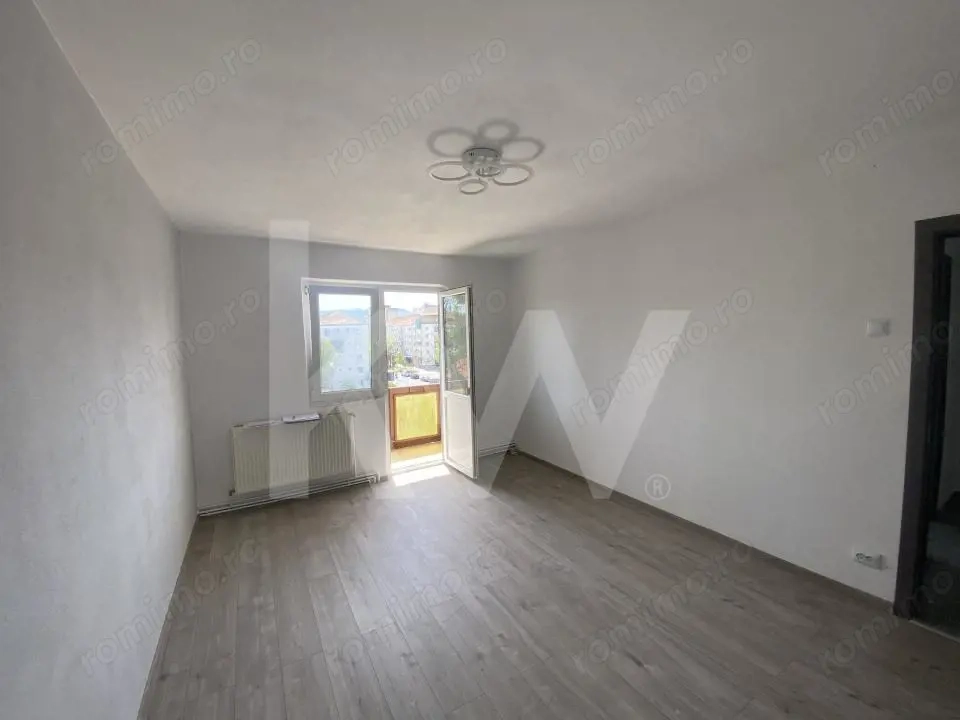 Apartament 2 camere renovat balcon 75500 € Ideal Locuinta - Investitie