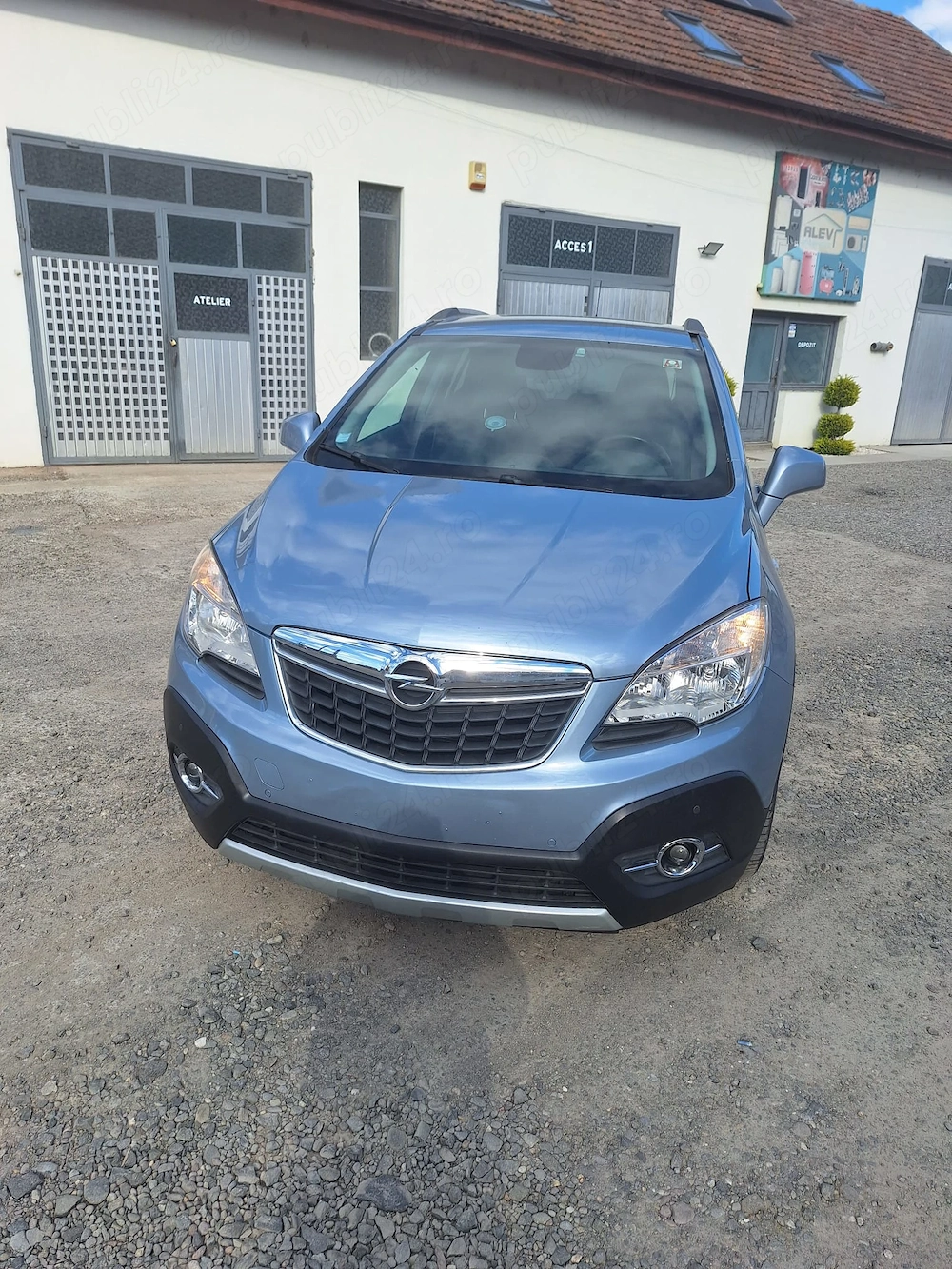 Mașină Opel Mokka