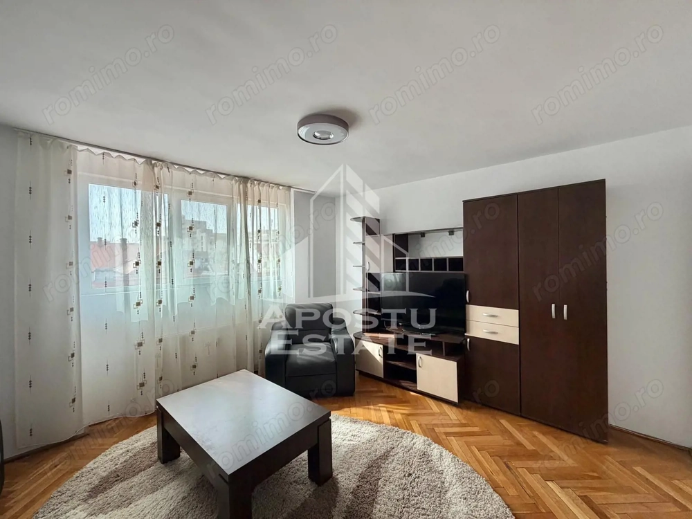 Apartament cu 3 camere, de inchiriat, Piata Unirii, Timisoara