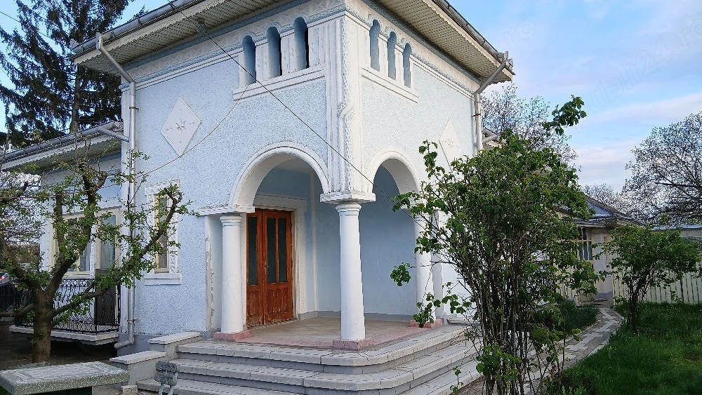 Vand casa plus anexe.