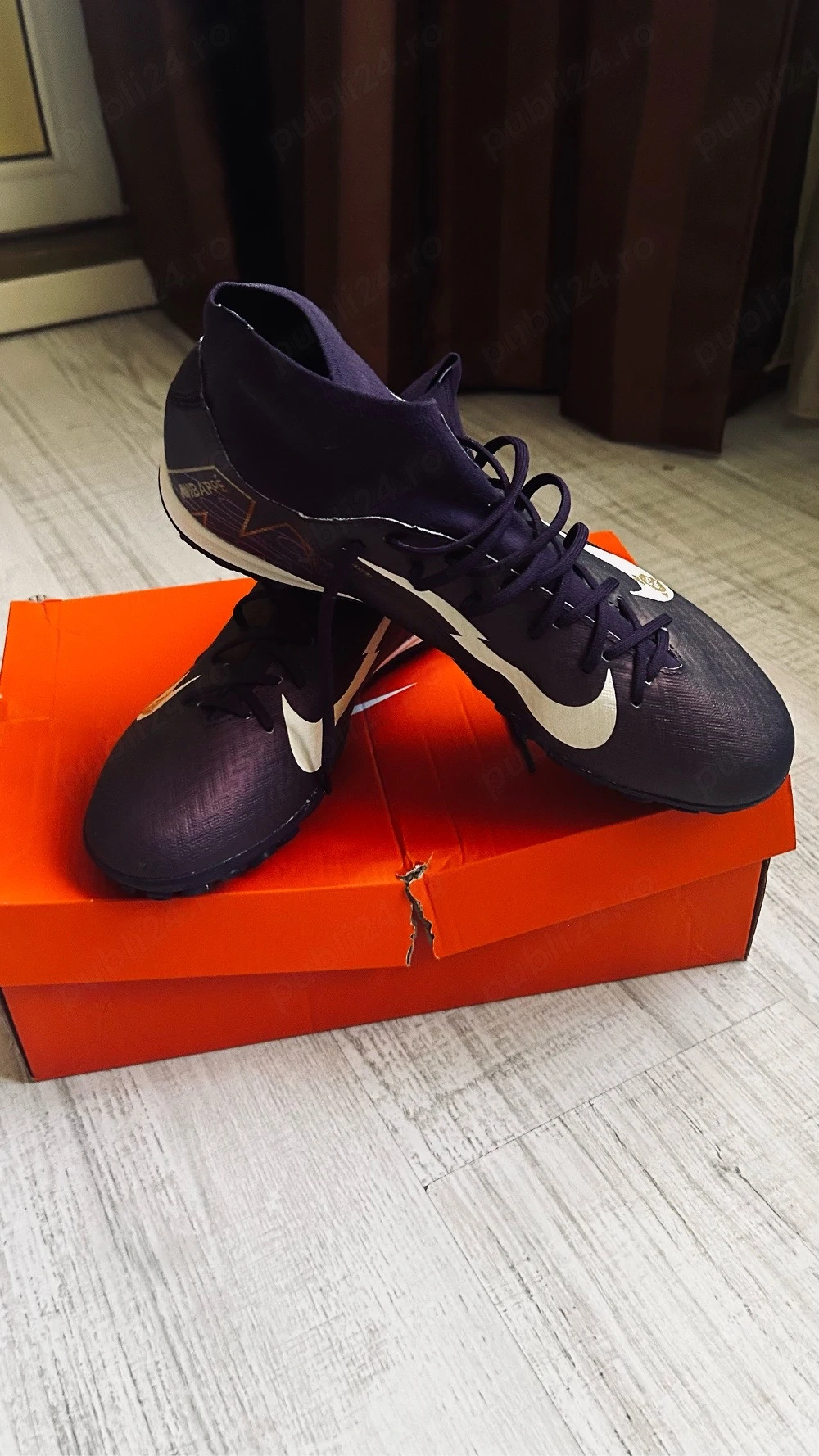 Ghetele de fotbal joase Nike Mercurial Vapor 16 Pro