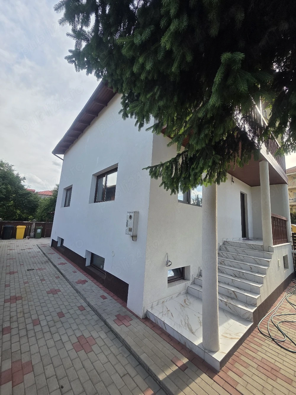 Spatiu comercial inchiriat str Polona Otopeni,  Metrou 