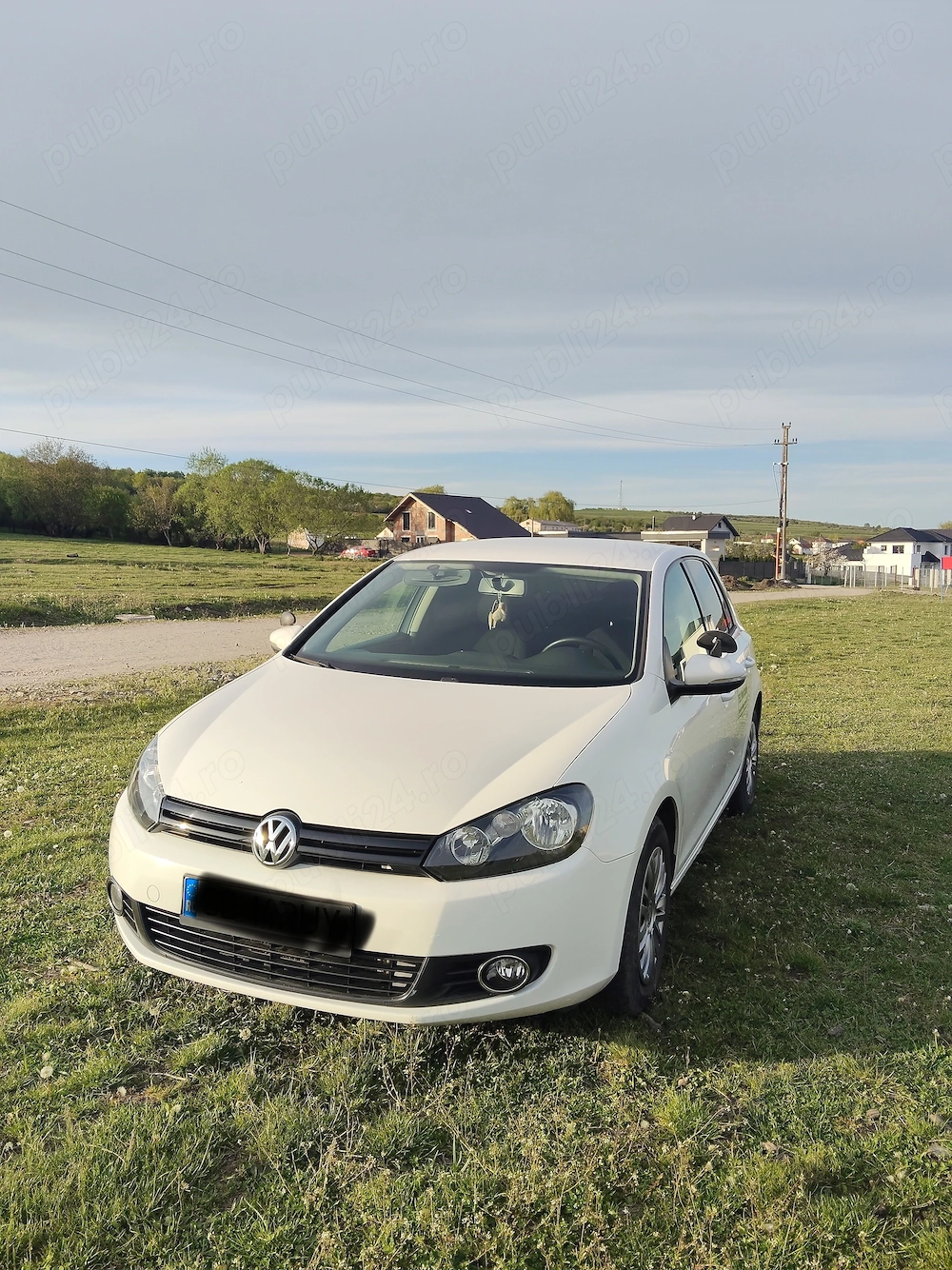 Vând Volkswagen Golf 6. 1.6 tdi