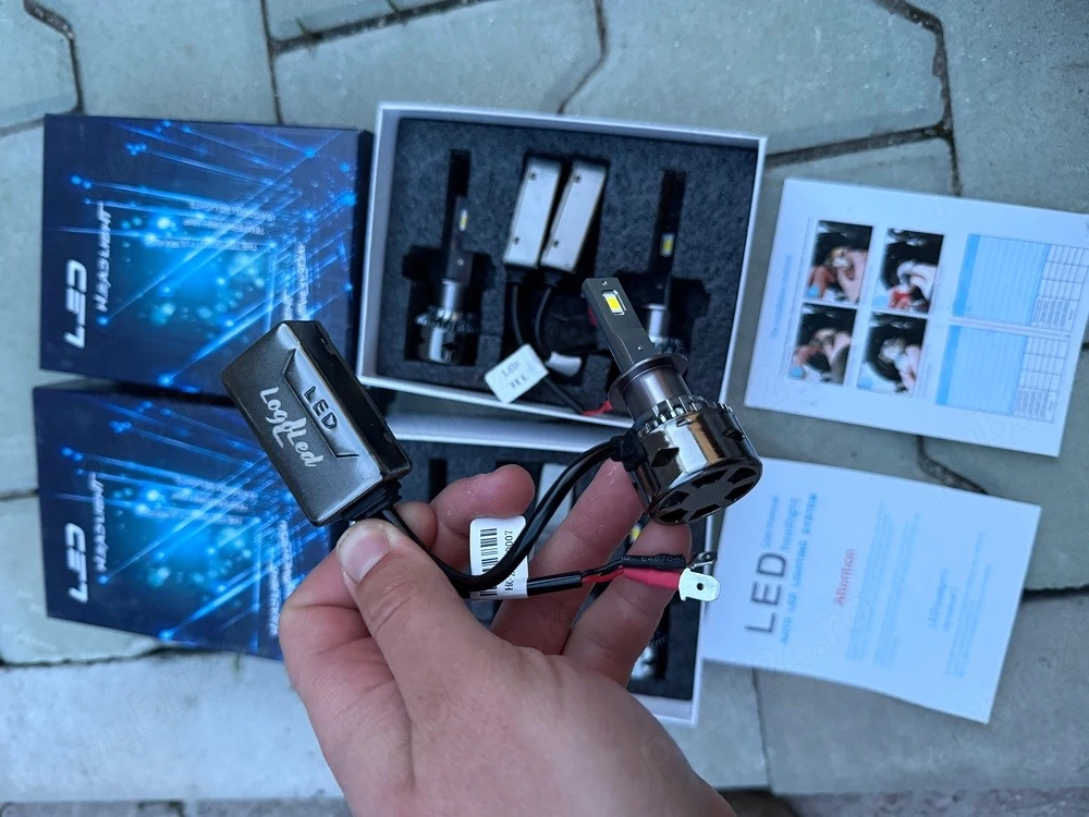 Vând faruri logan 1 angel eyes