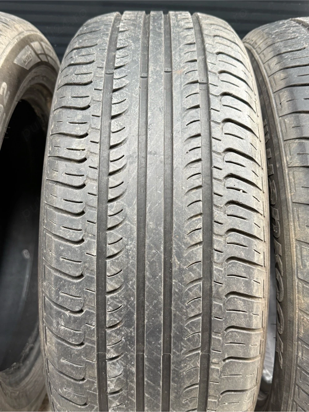 Vând 4 anvelope Hankook 225 55 R17