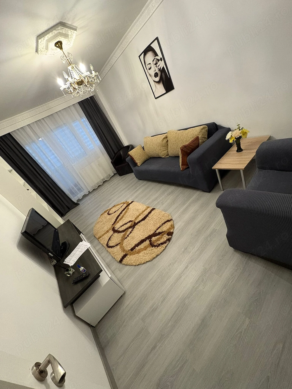 Închiriez apartament doua camere, in Bariera București aproape de statie de autobuz, centre comercia