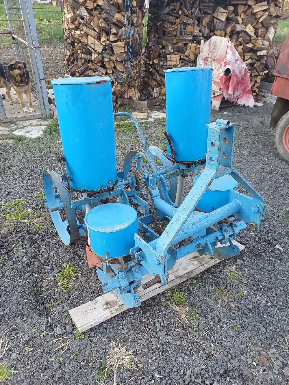 semanatoare de porumb pe 2 randuri cu fertilizare