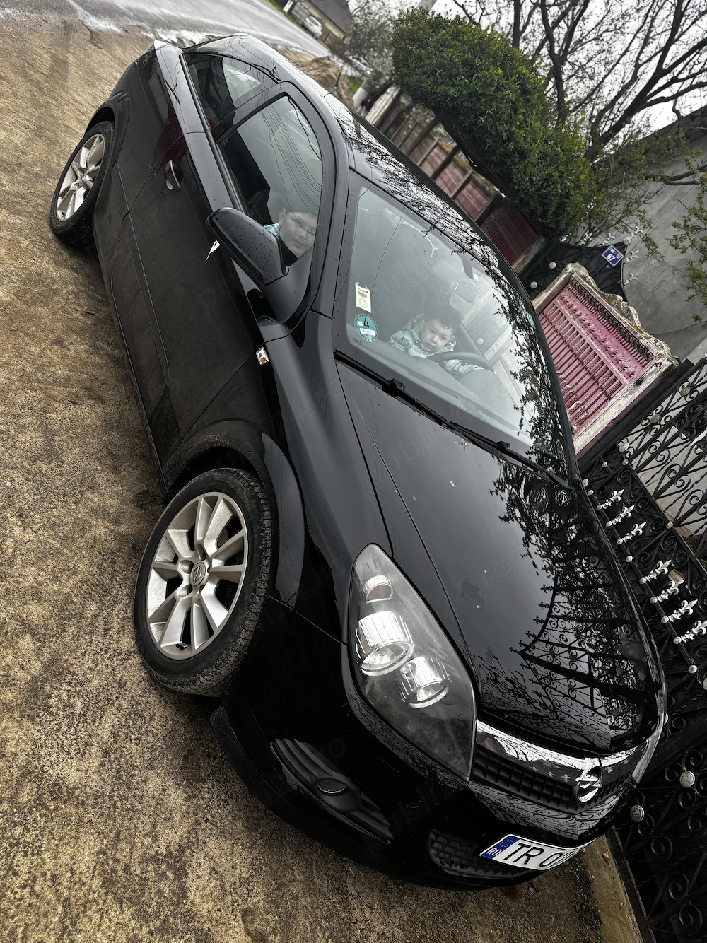 Opel Astra GTC 1.6  180 de cai putere.
