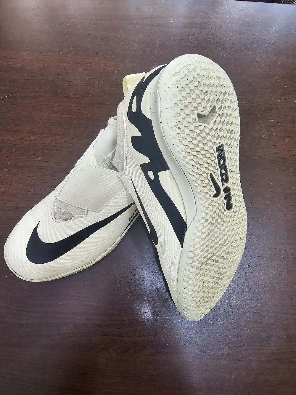 Nike Jr. Mercurial Zoom Vapor 15 Academy IC pentru copii marimea 37.5 in stare buna
